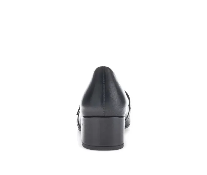 Gabor Pump with Strap  61.432.27  Black